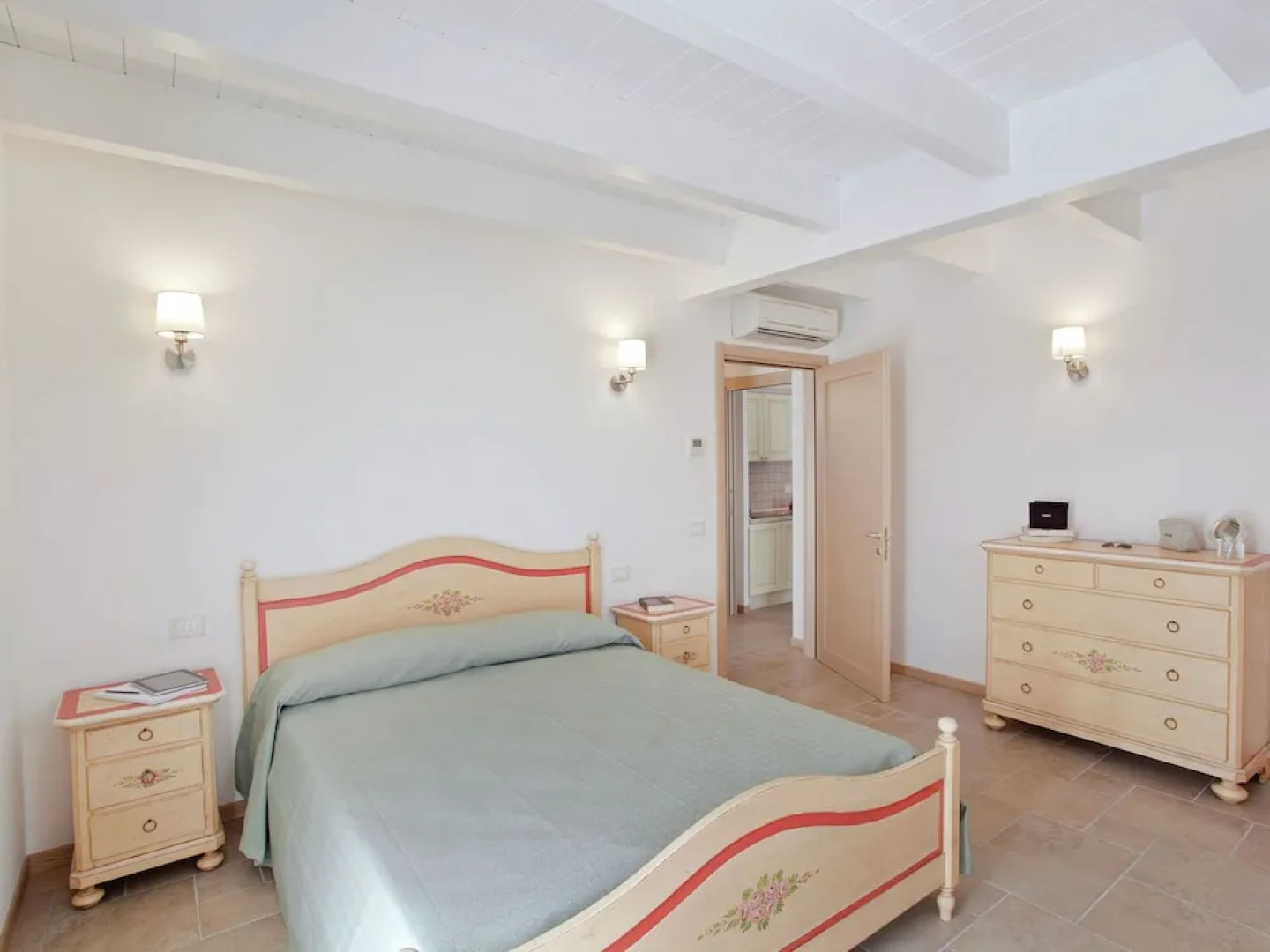 Modern Holiday Home in Pedaso with Pool