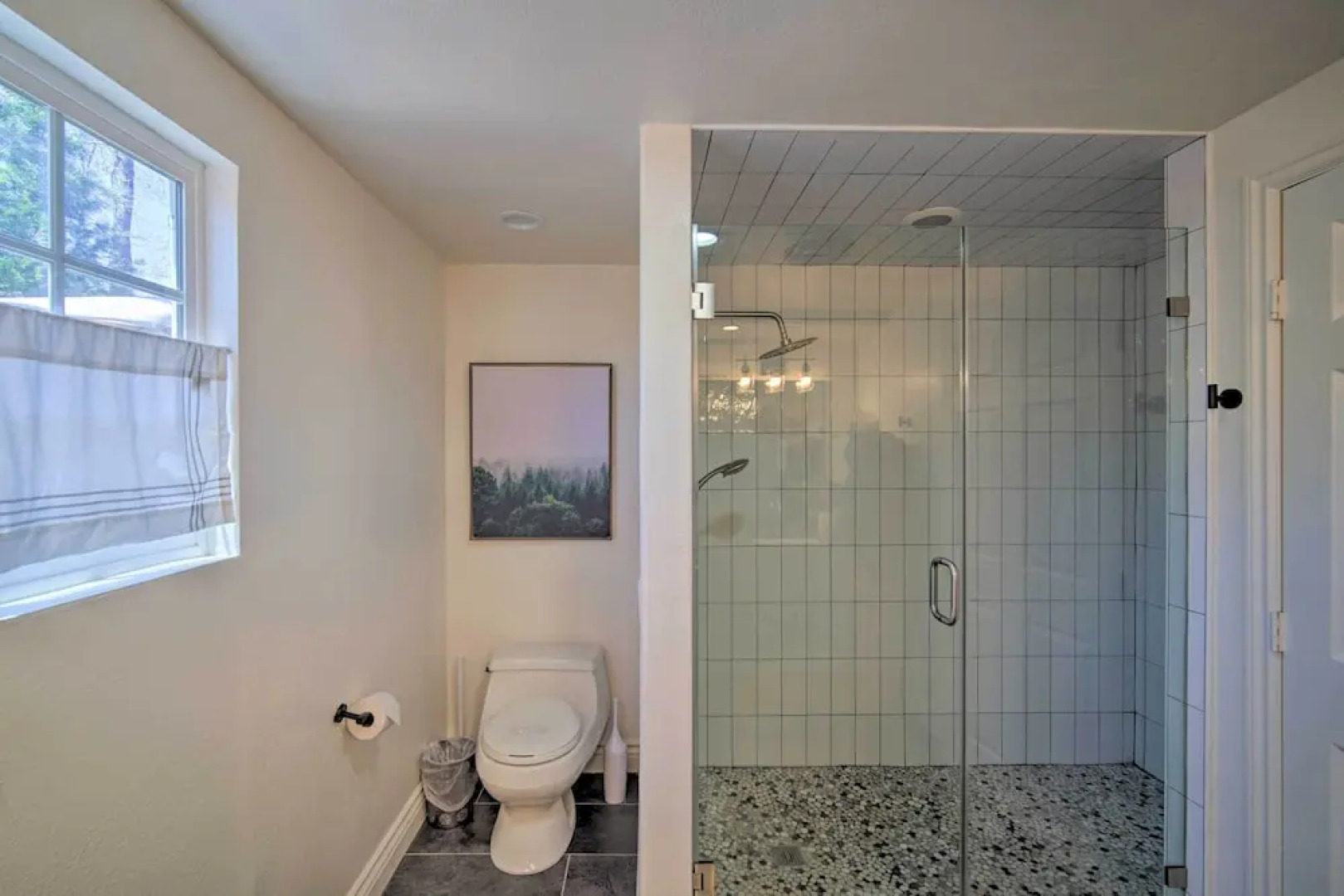 Stunning Lake Arrowhead Home: Decks & Hot Tub