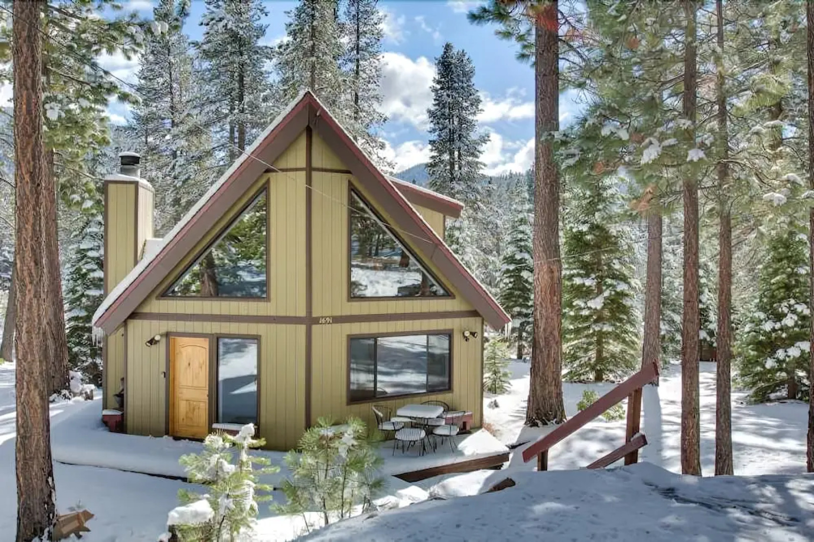 The Robin's Nest by RedAwning