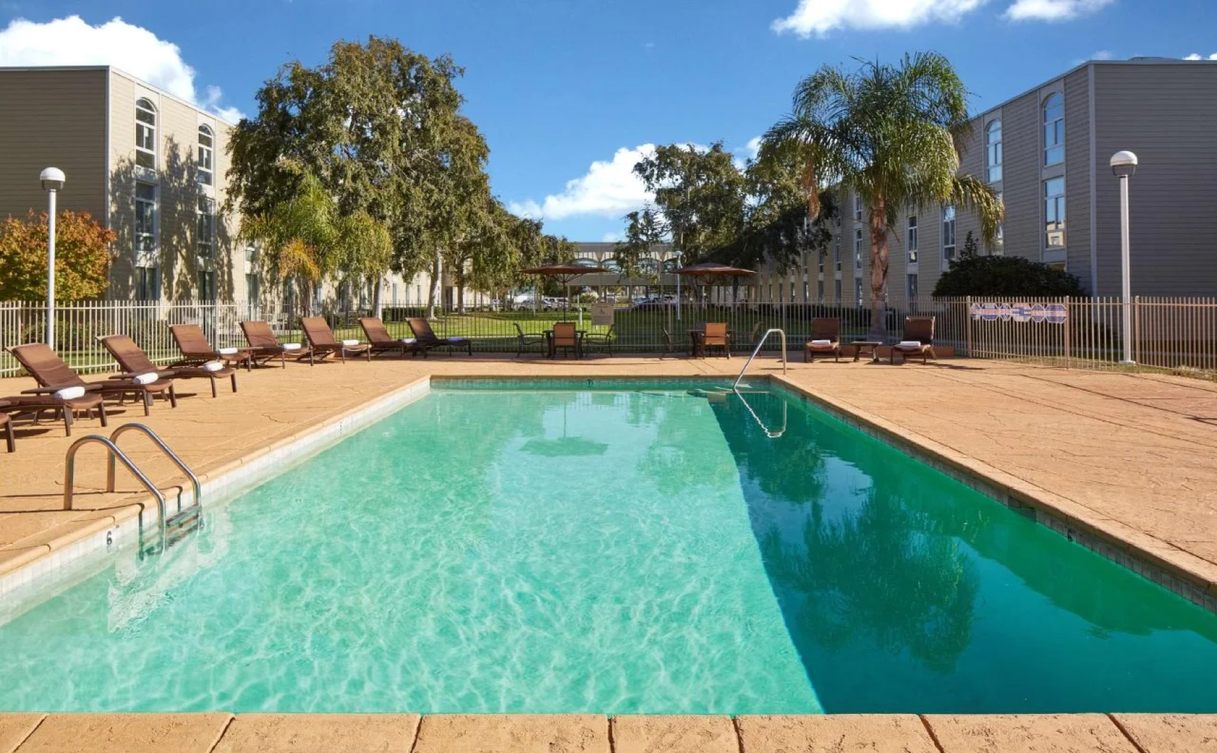 Hilton Oakland Airport Hotel