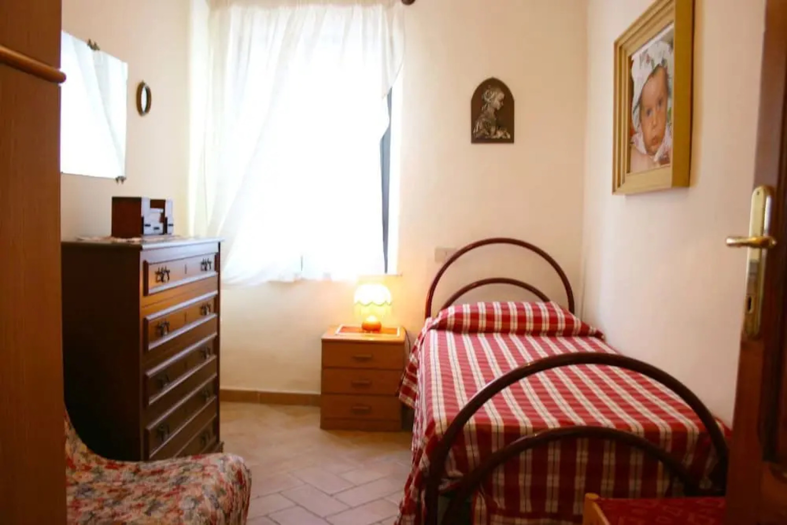 Wonderful Private Villa With Private Pool, TV, Pets Allowed and Parking, Close to Montepulciano