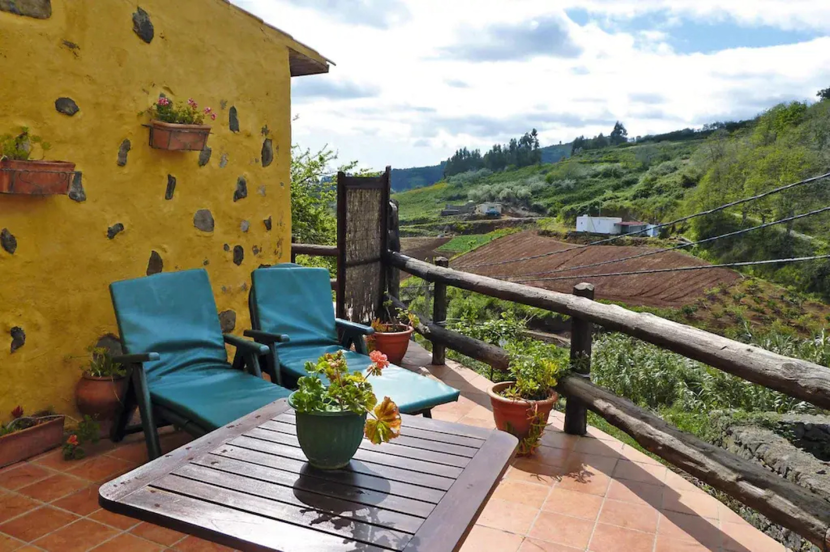 Apartment in Moya with communal pool