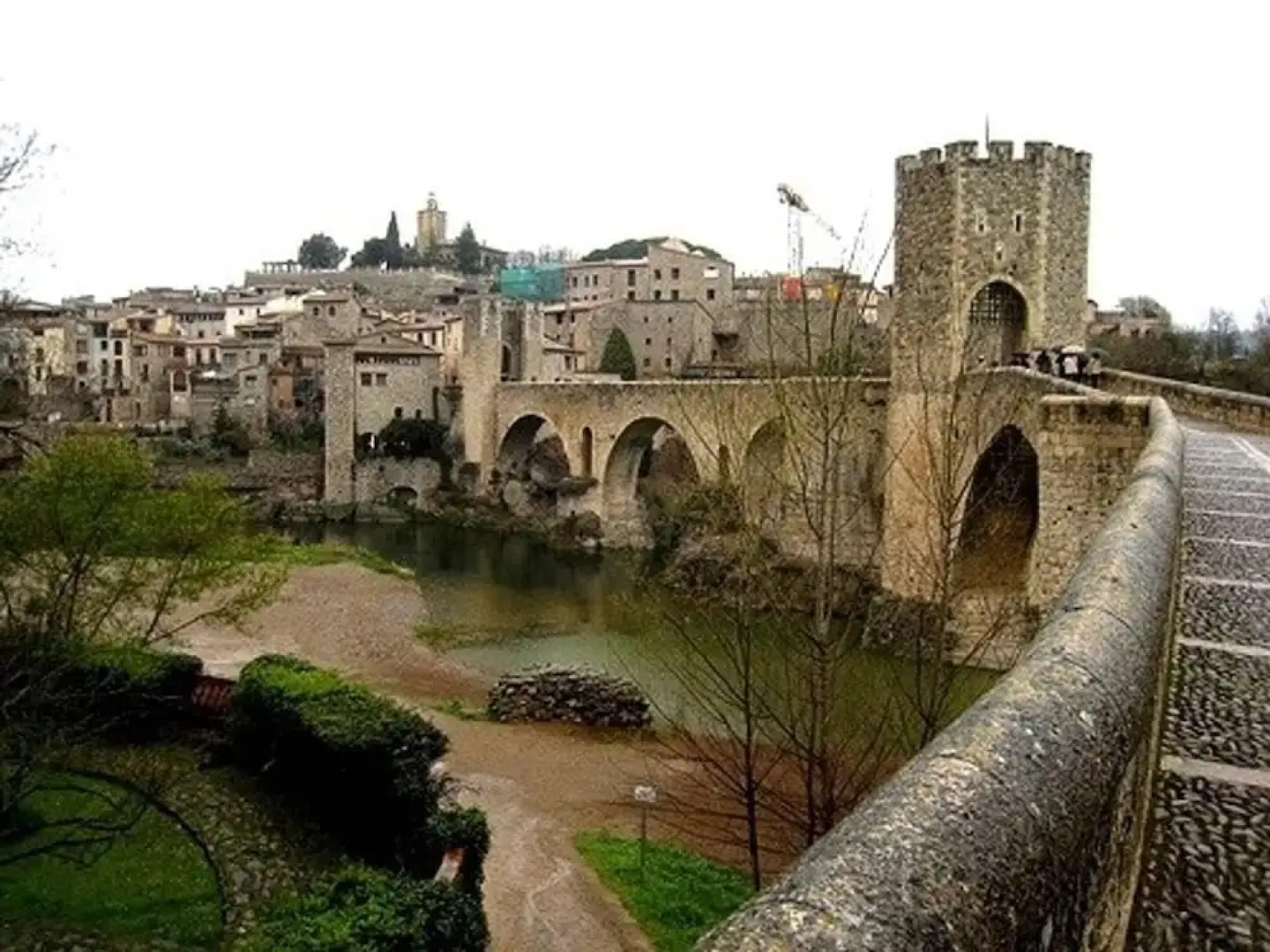 Apartment With one Bedroom in Olot, With Furnished Terrace and Wifi