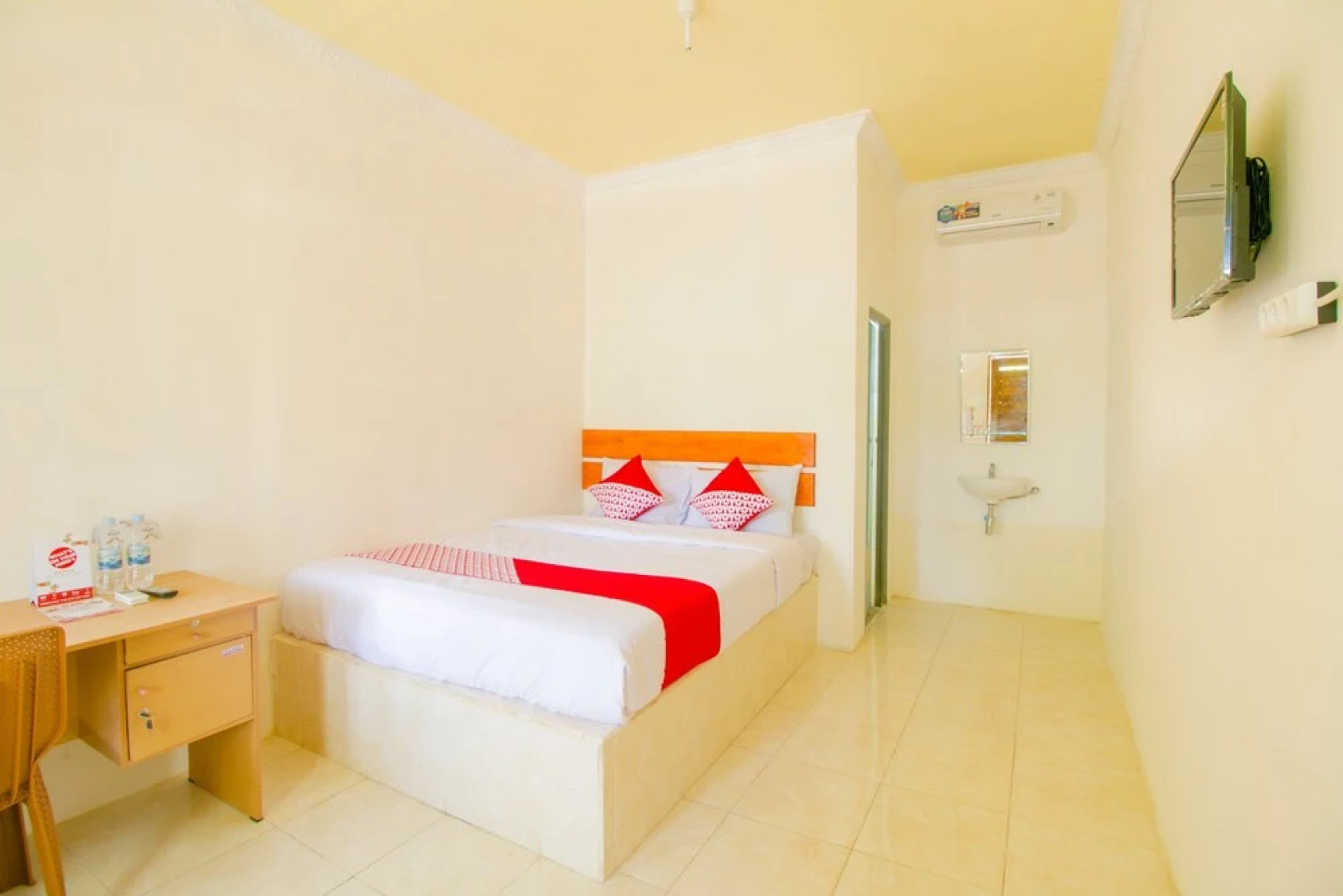 Hotel Ratu Pantai by OYO Rooms