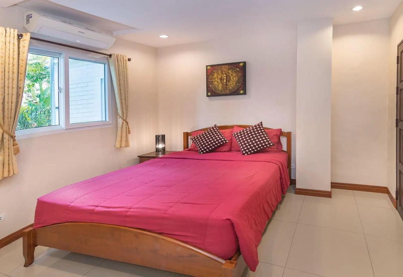 Villa Waree 5 minutes from City and Beach