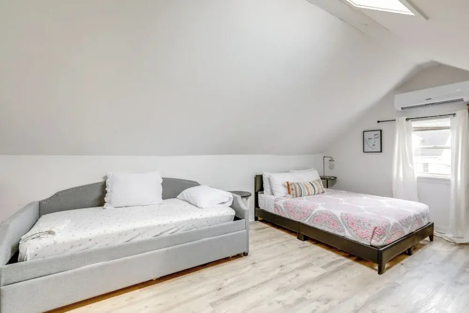 Walk to Campus & Palmer Square: Dtwn Townhome