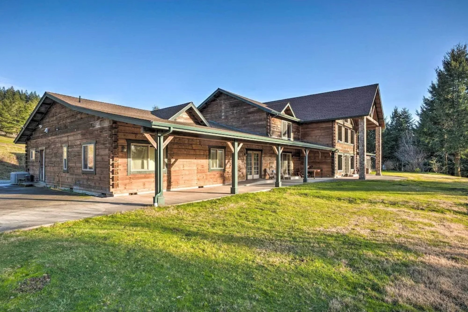 Brookings Vacation Rental Lodge on 88 Acres!