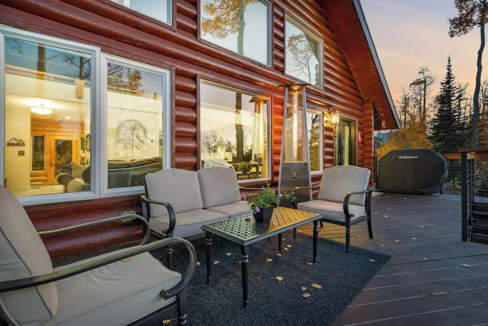 Spacious Mtn Manor, 1 Mi to Brian Head Resort!