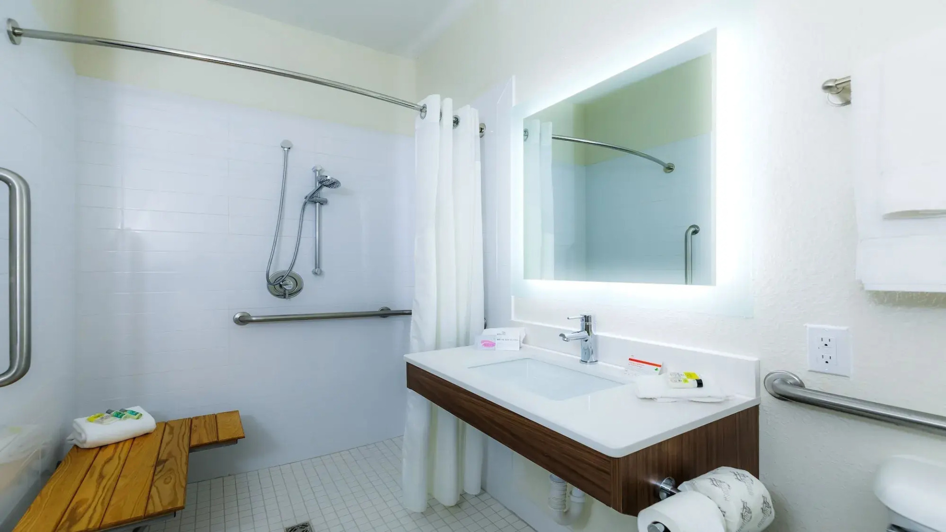 Holiday Inn Express Osage Beach - Lake Of The Ozarks by IHG