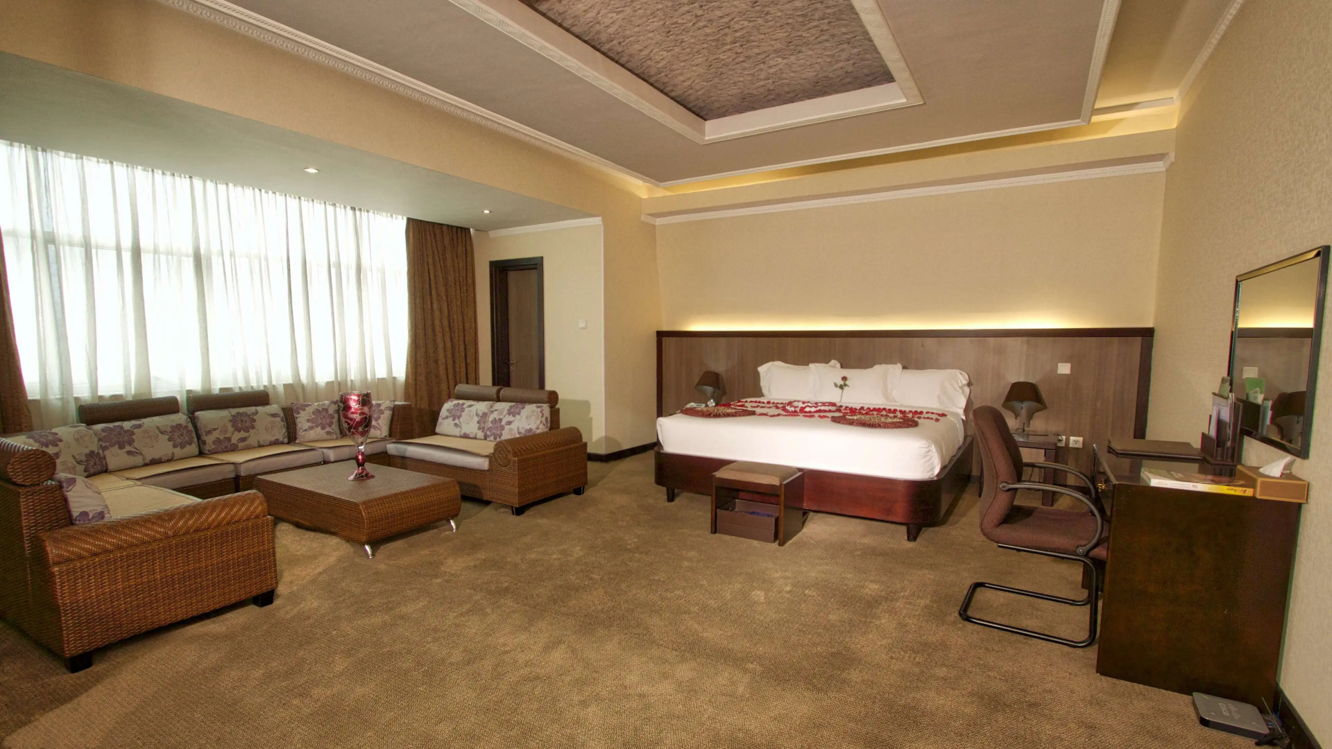 Elilly International Hotel