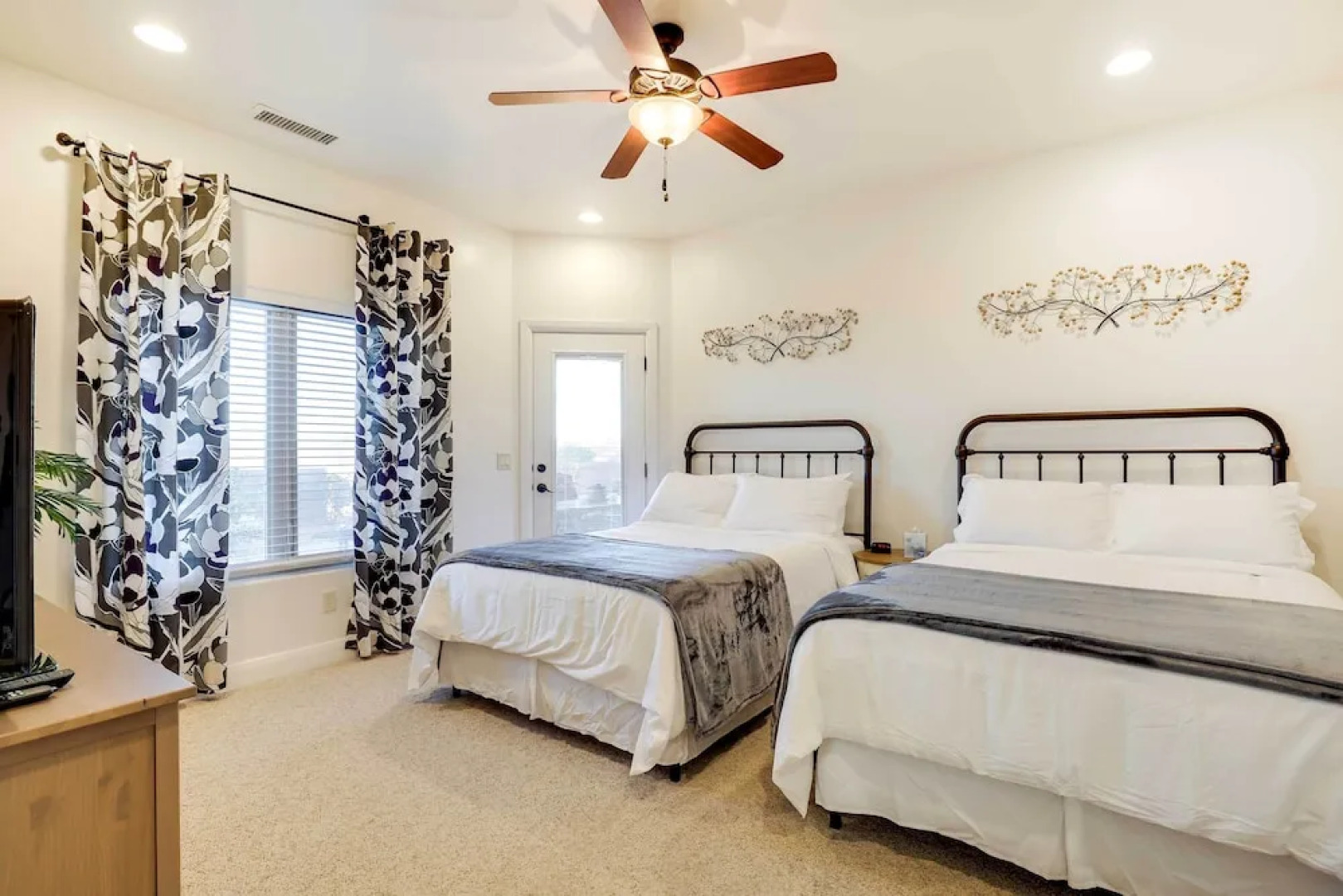 Fire Pit & Mountain Views: Horseshoe Bend Retreat