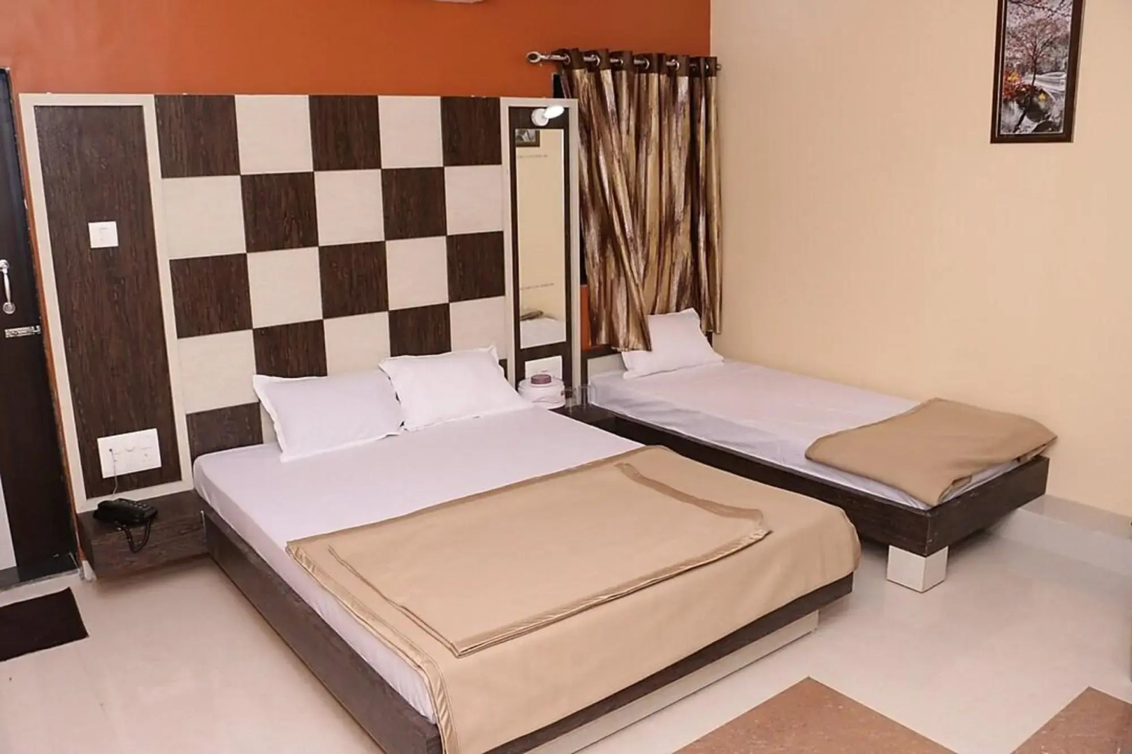 Golden Paying Guest House