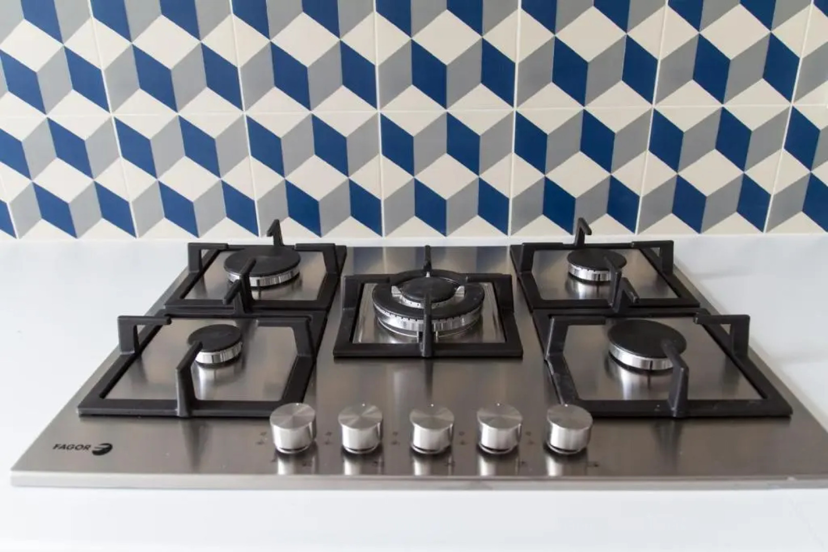 Tot un Mon-Beachfront House