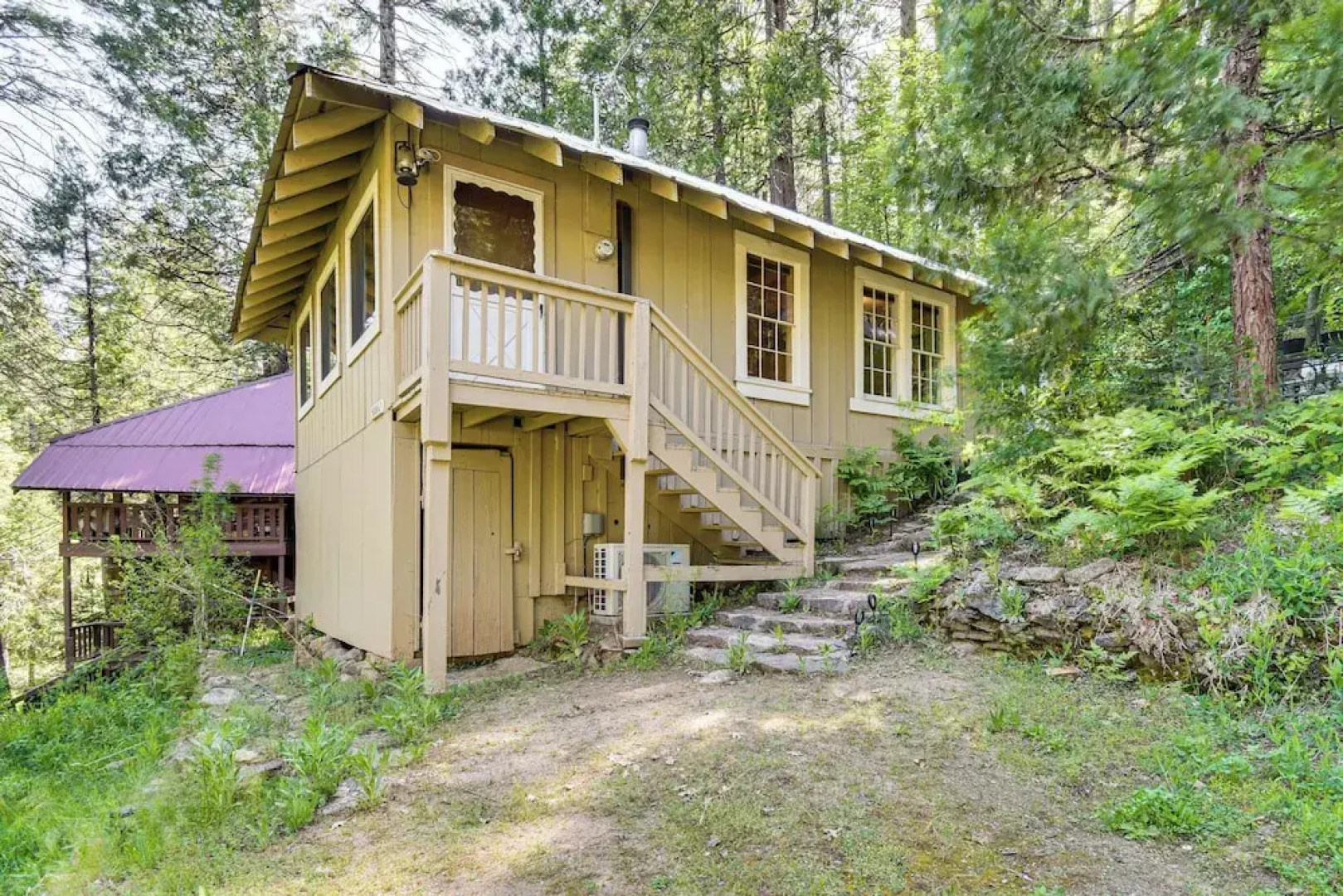 8 Mi to Yosemite National Park: Cabin w/ Fire Pit