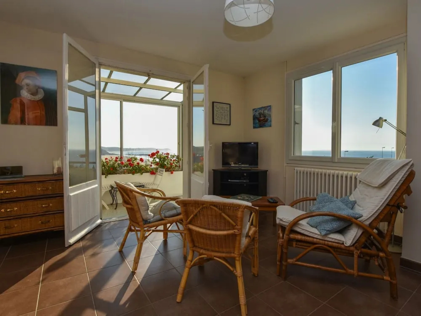 Atmospheric Holiday Home With Magnificent View Over Sea, 200 m From Beach
