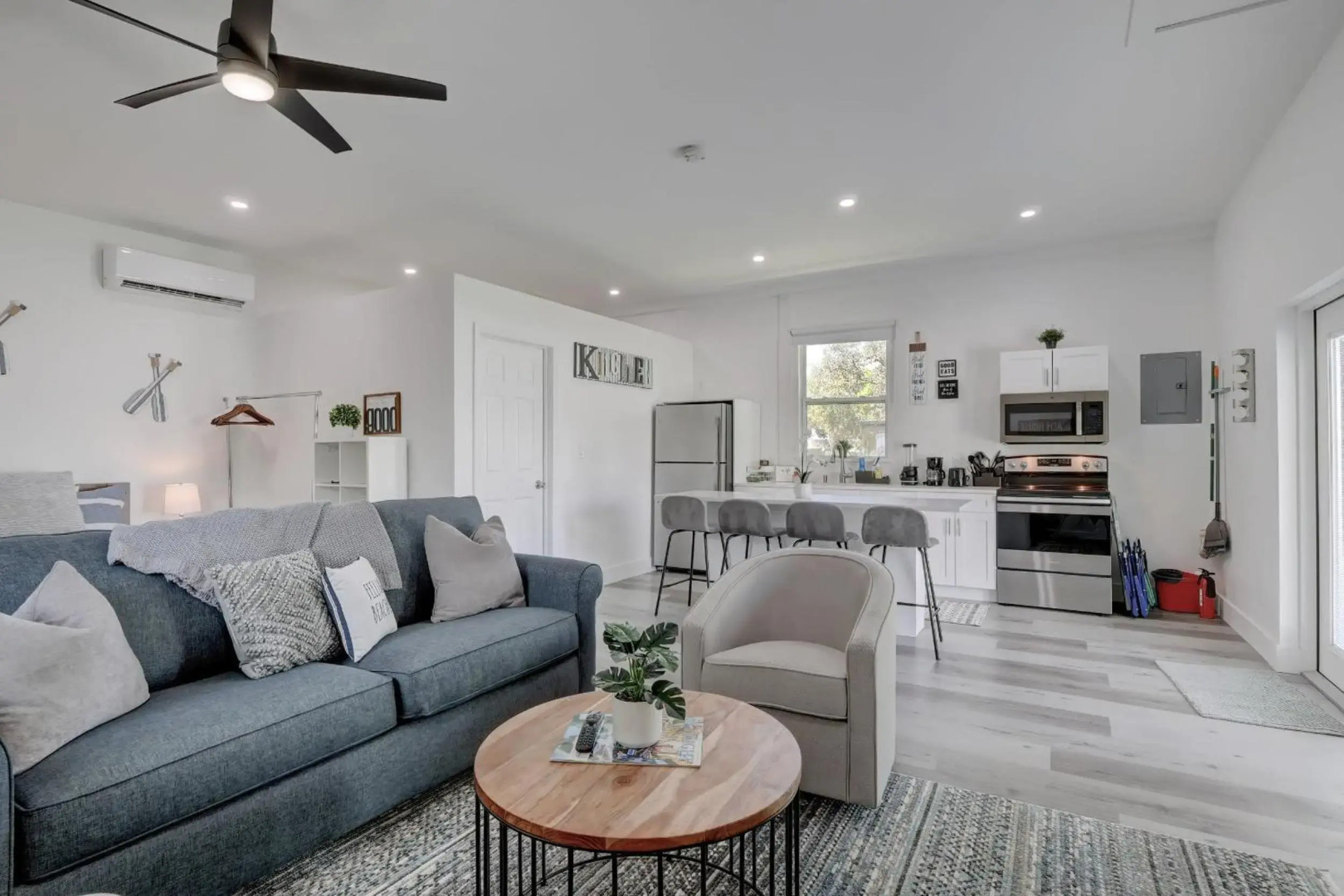 Guest House In a Downtown Bonita Springs Compound