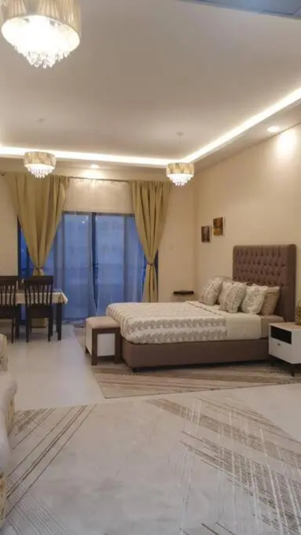 Super Deluxe Furnished Studio In Falcon Towers