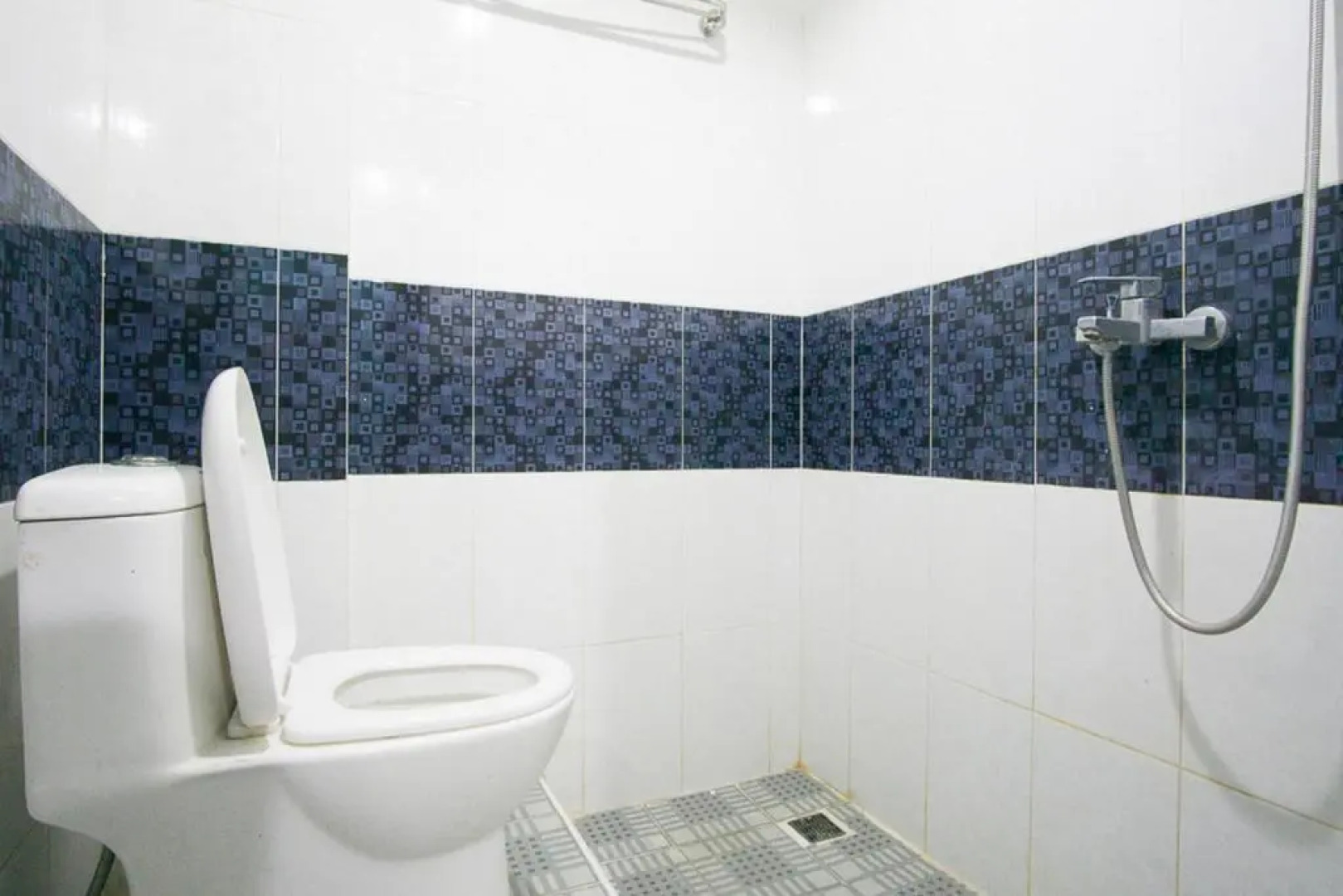 RedDoorz near Mikie Holiday Funland Berastagi