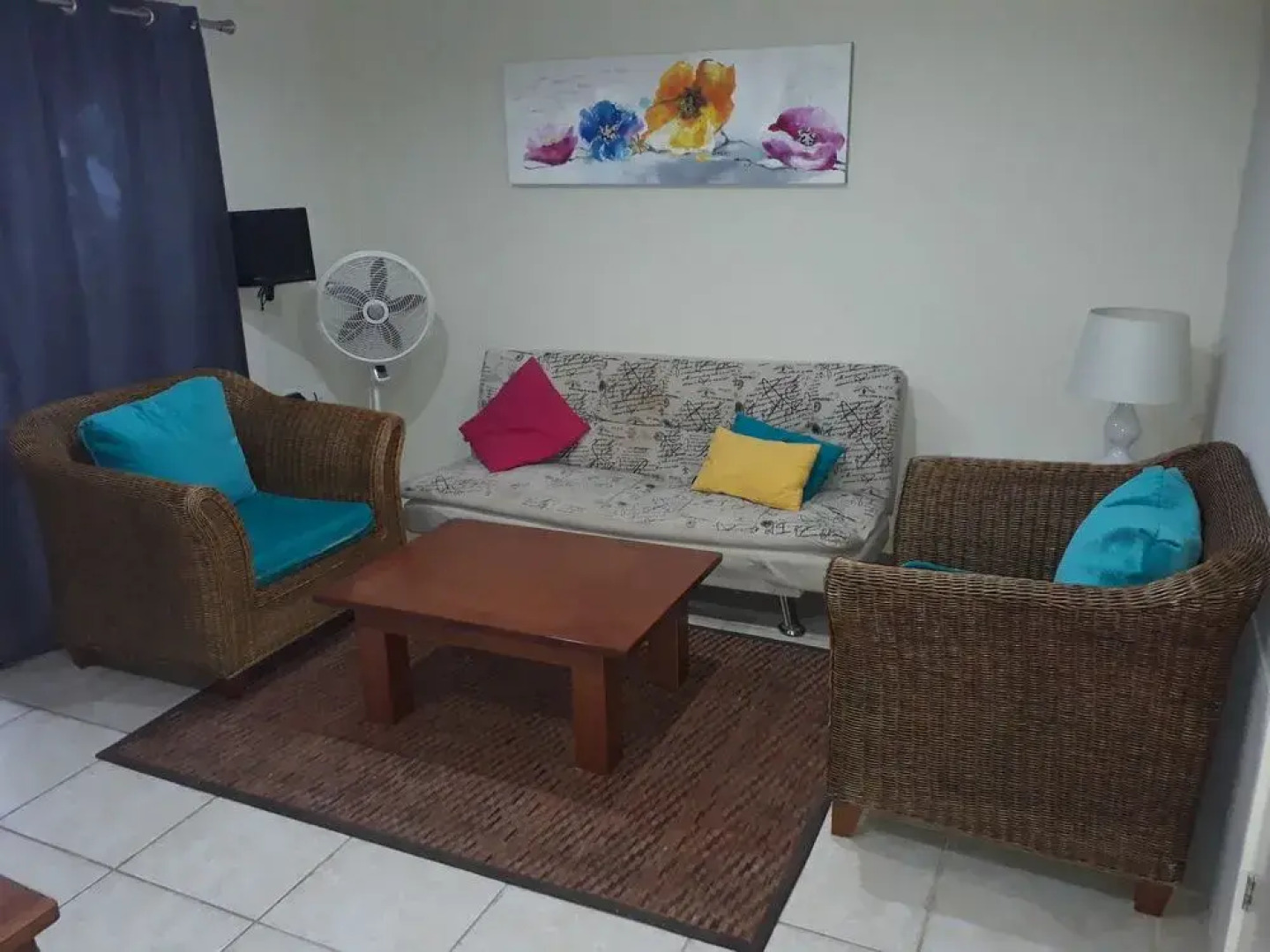 White Beach Apartments Palm Beach