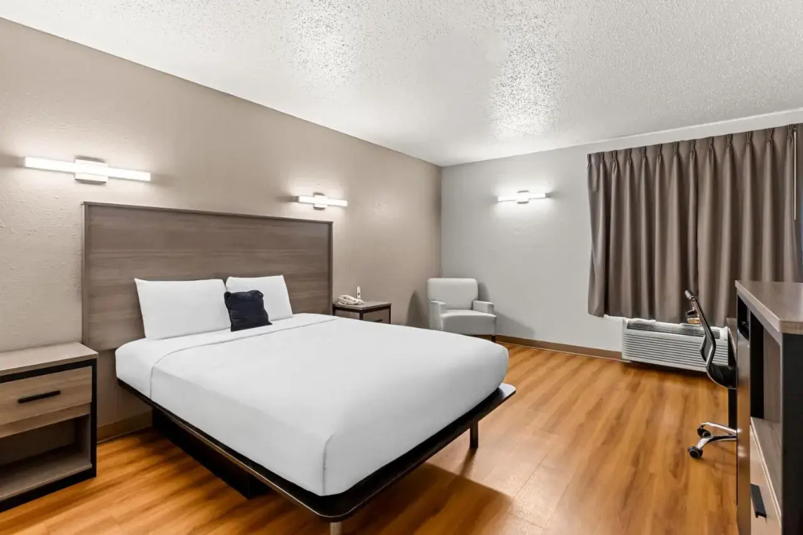 Best Western Camelot Inn