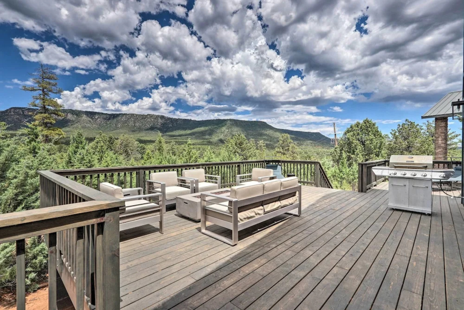 Fire Pit, Deck & Mtn Views: Upscale Pine Cabin!