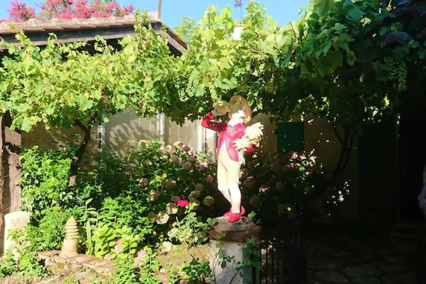 House With 3 Bedrooms in Arveyres, With Enclosed Garden and Wifi