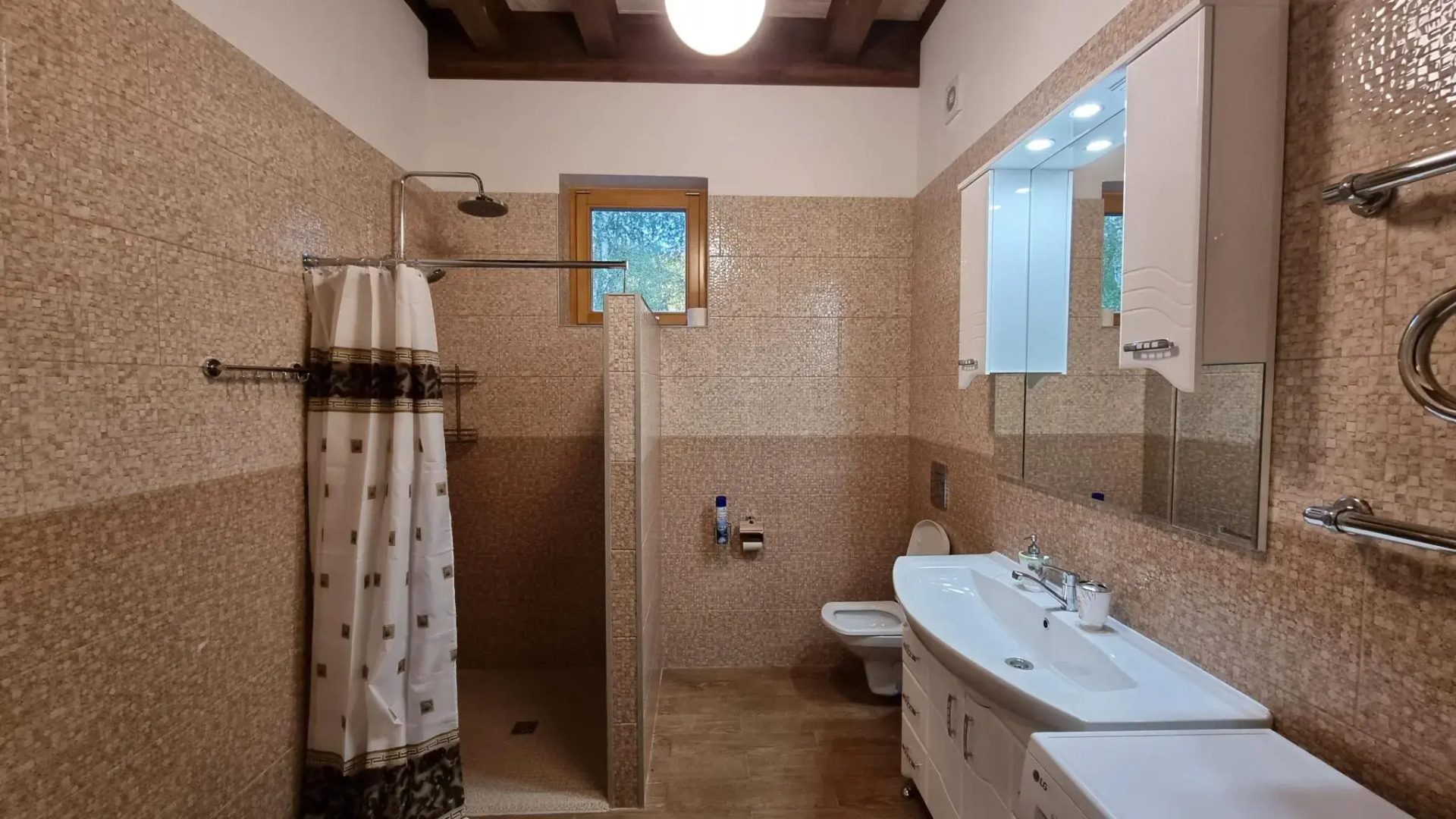 Дом В2 на базе отдыха Новинки Парк