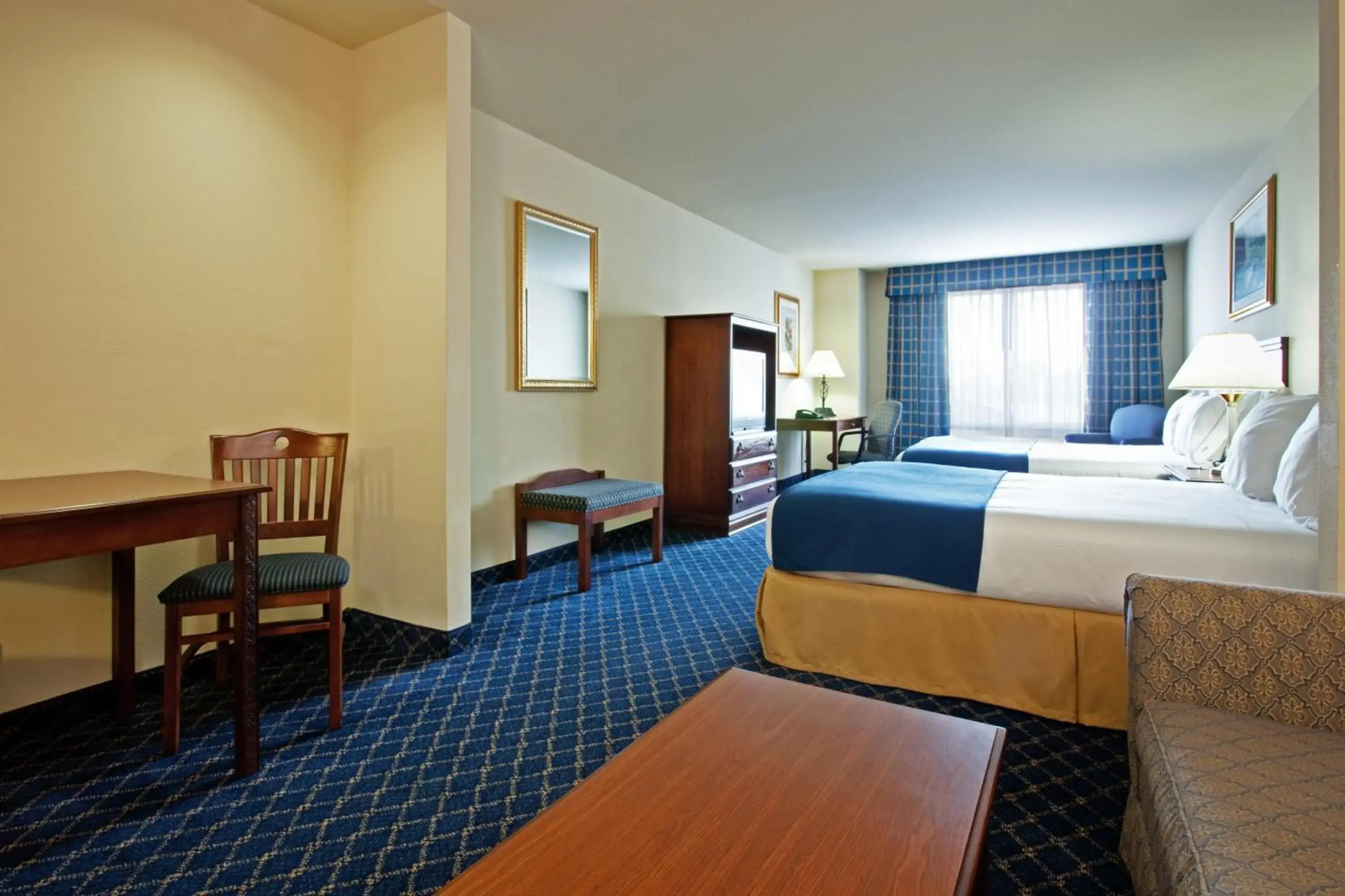 Holiday Inn Express Hotel & Suites Paragould by IHG
