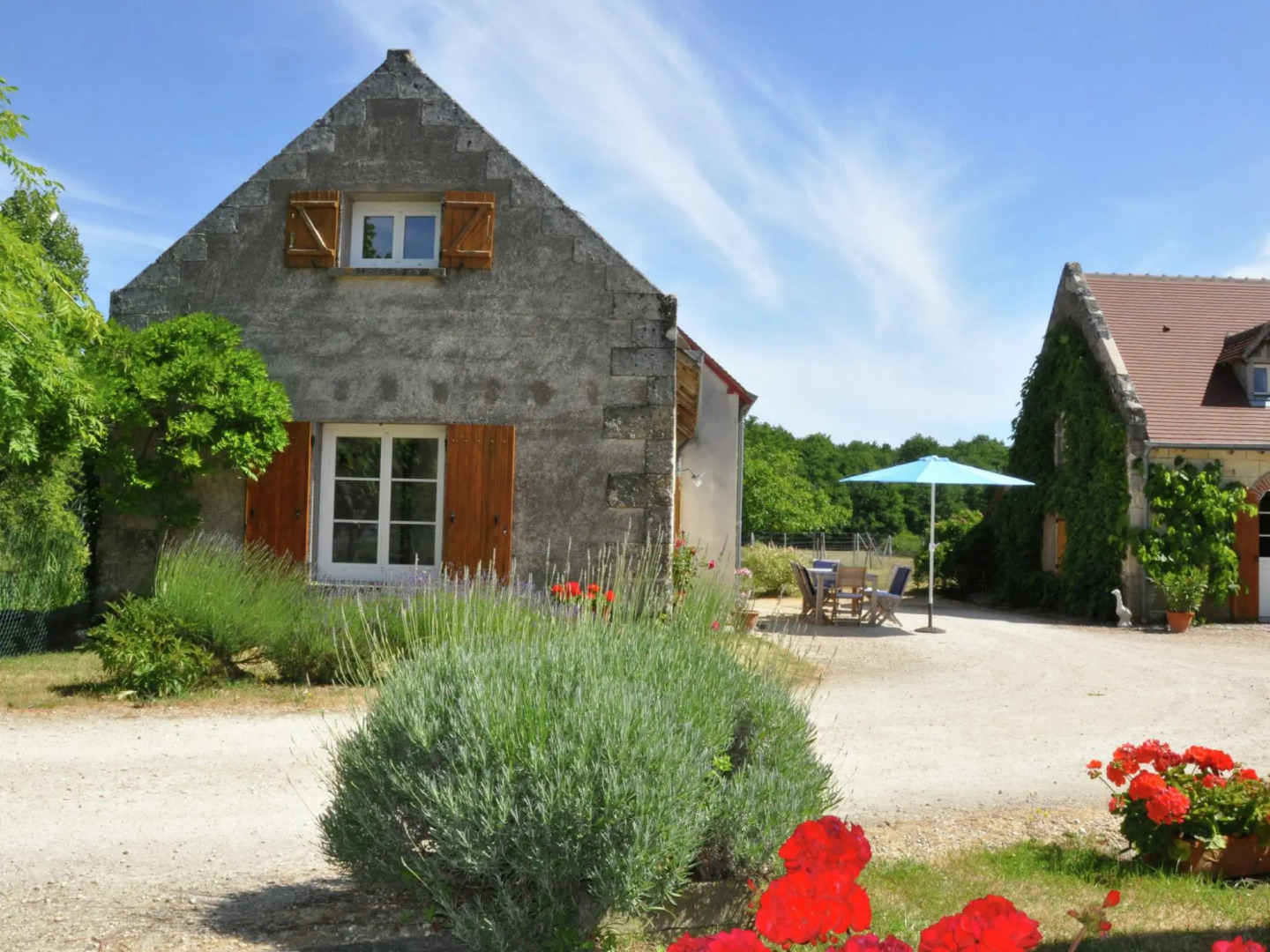 Cosy Holiday Home In Montrichard With Shared Pool