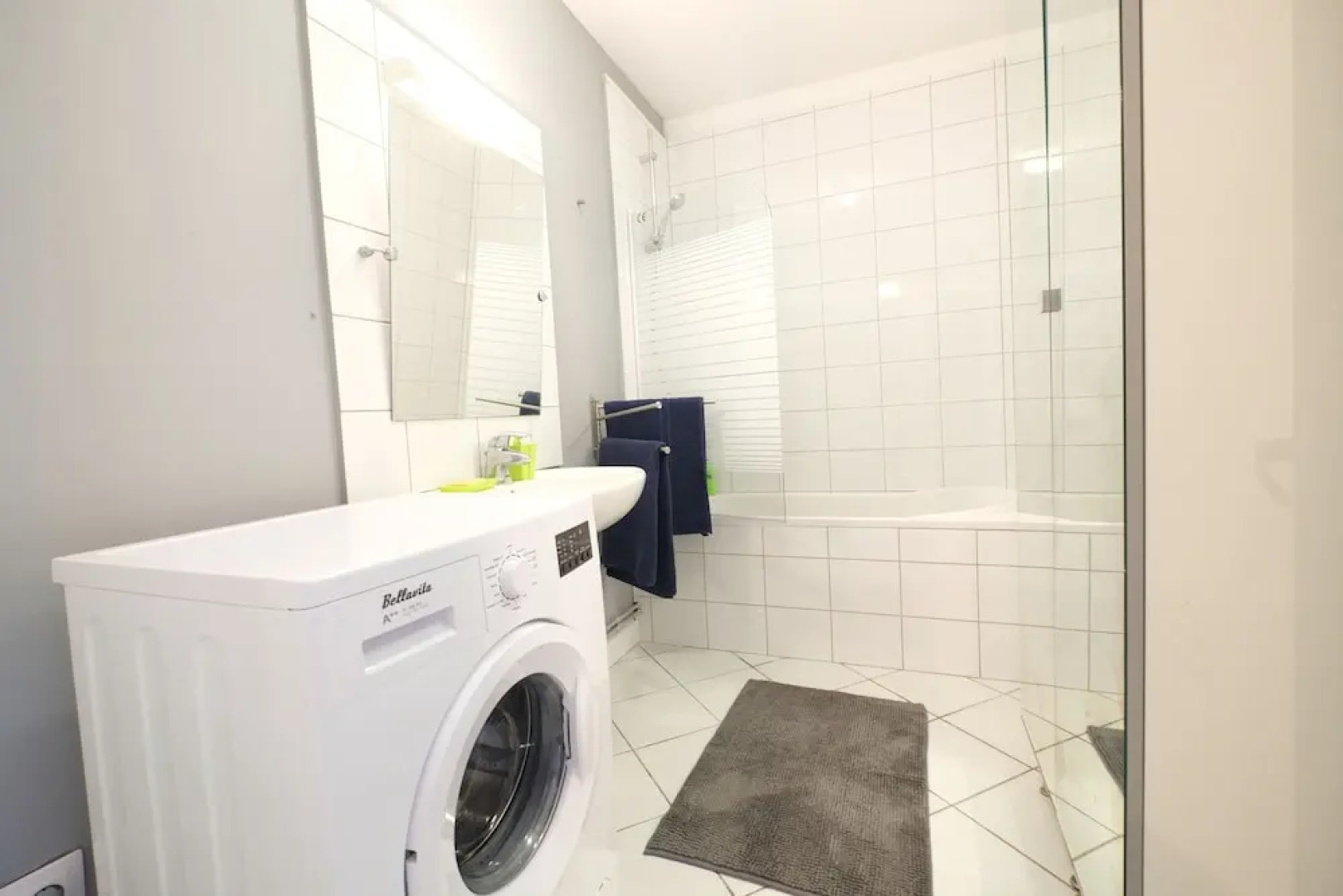 Escale de 80 m2 avec cour et parking