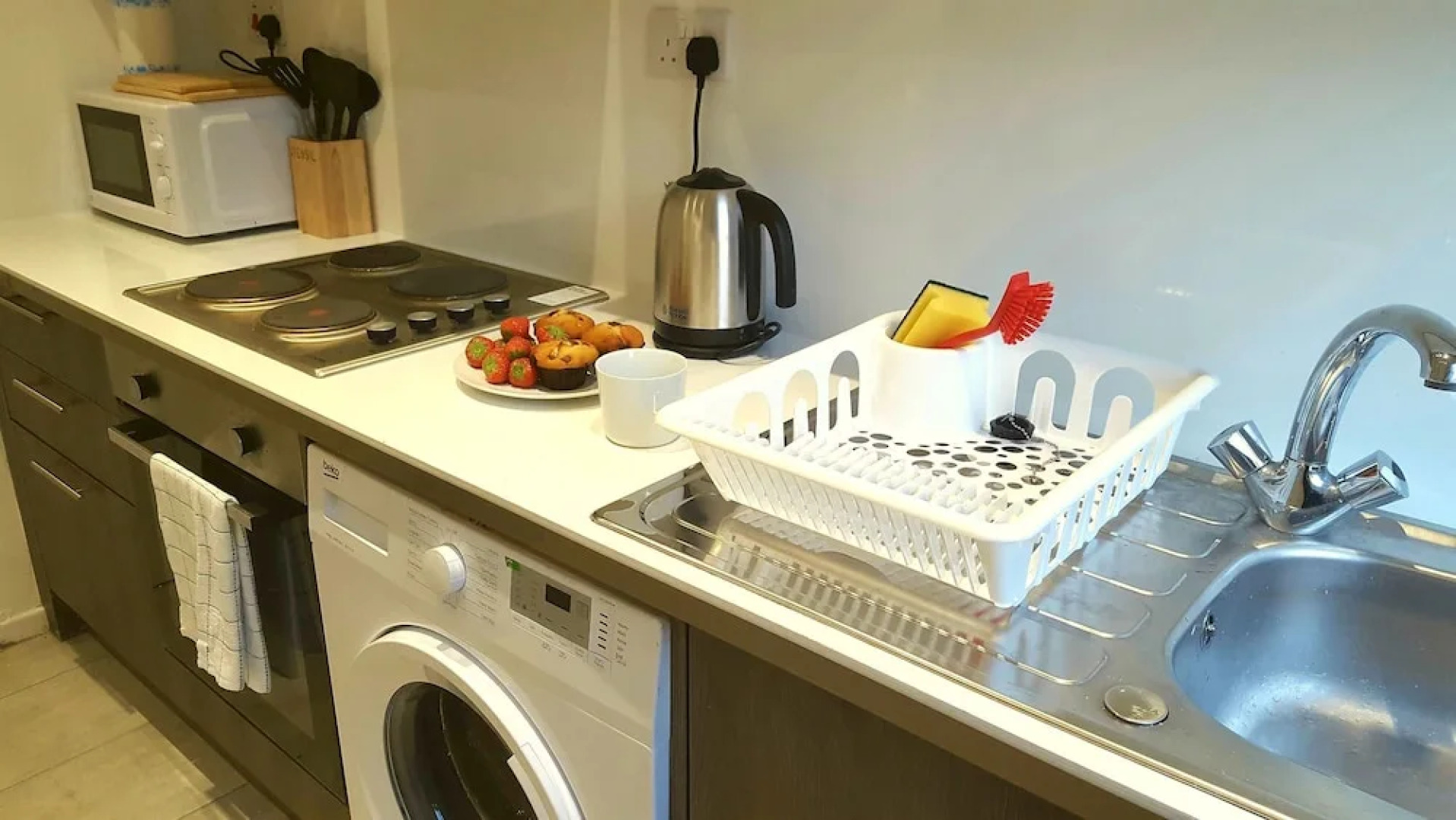 Dragon - Wellhall House 2 Bedroom Home