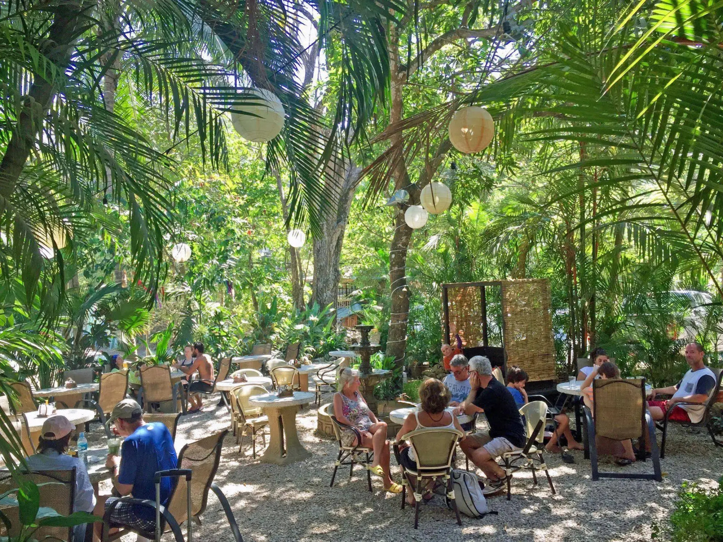 El Sano Banano Beachside Hotel