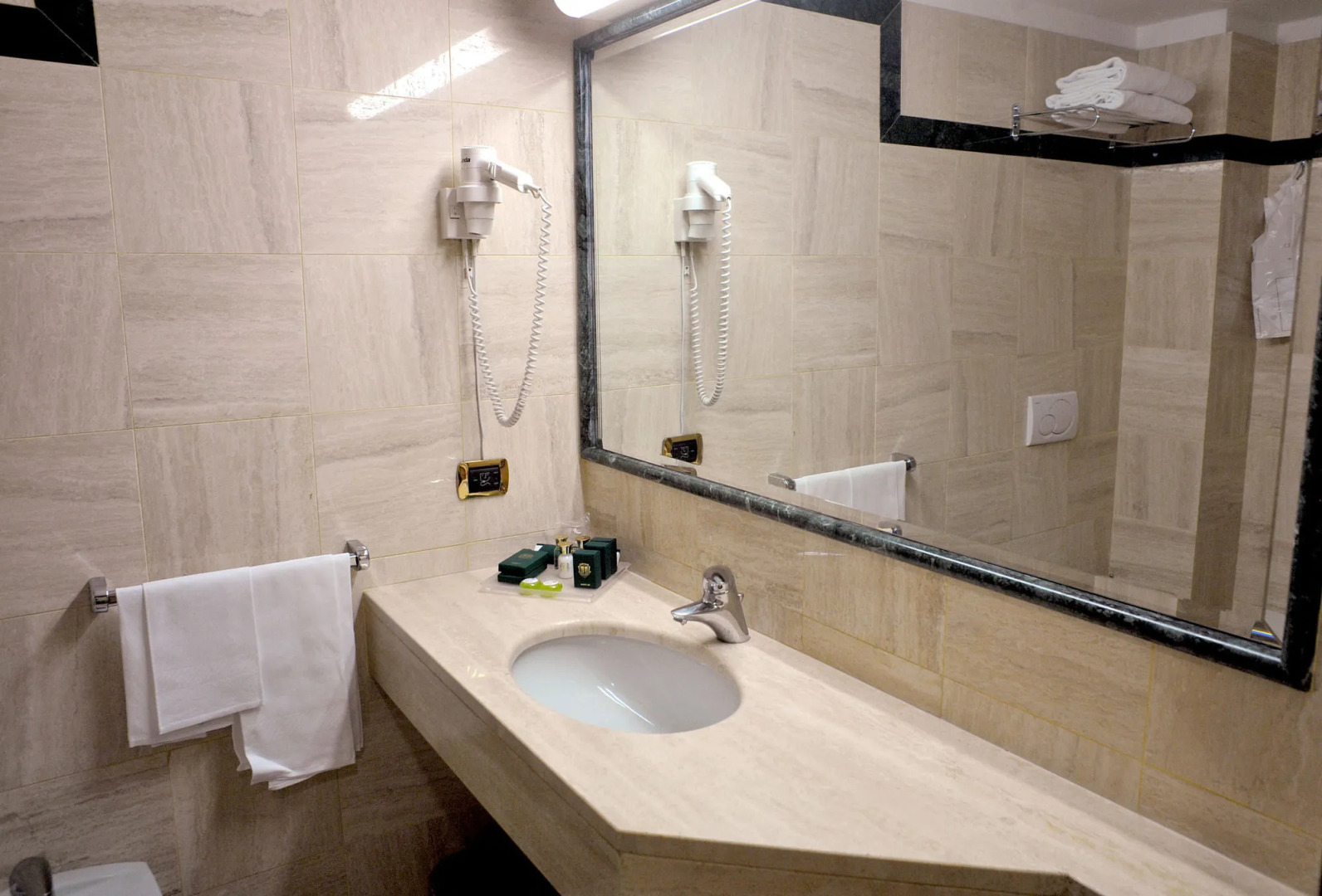 Отель Santa Barbara