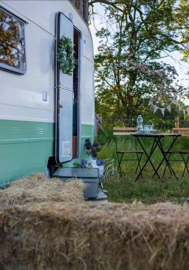 Private Glamping in a Vintage Caravan & Bell Tent