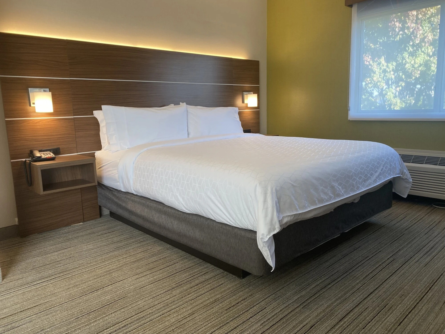 Holiday Inn Express & Suites Mountain View Silicon Valley by IHG