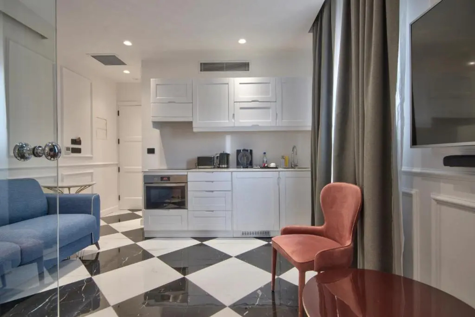 HOLM Boutique &Spa - IK Collection