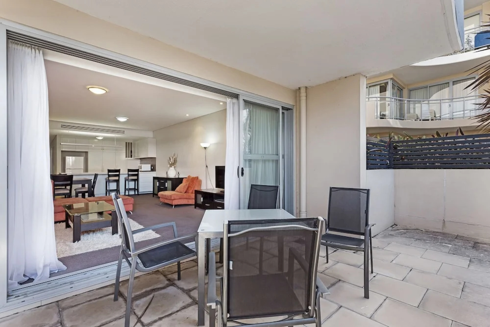 Cote D'Azur, Unit 40/61 Donald Street