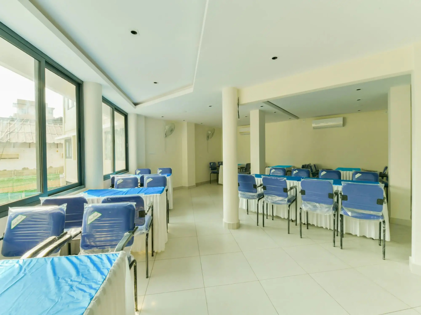 OYO 13221 Calicut Inn