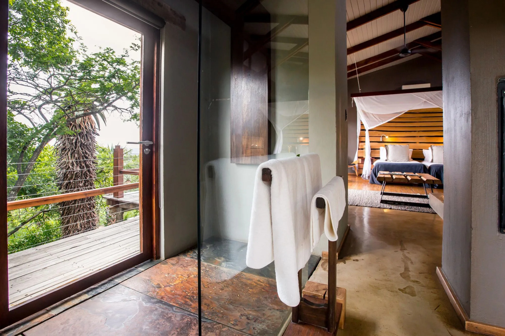 Rhino Ridge Safari Lodge