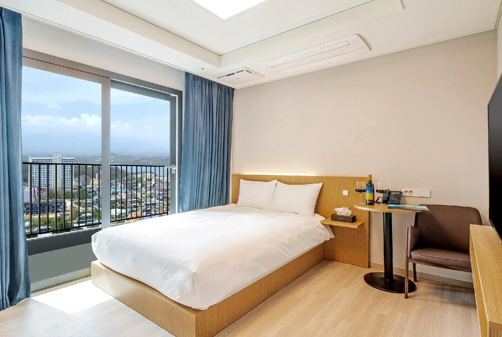 Sokcho I Park Suite Hotel and Resort