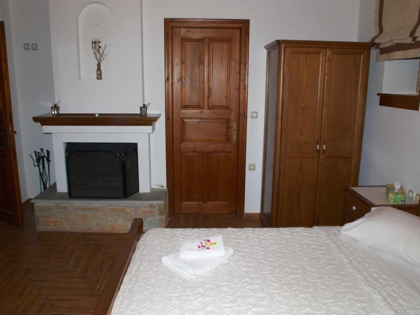 Heliodora Deluxe Triple Room 6