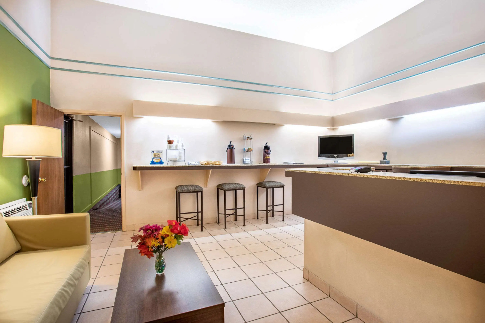 Super 8 by Wyndham Craig