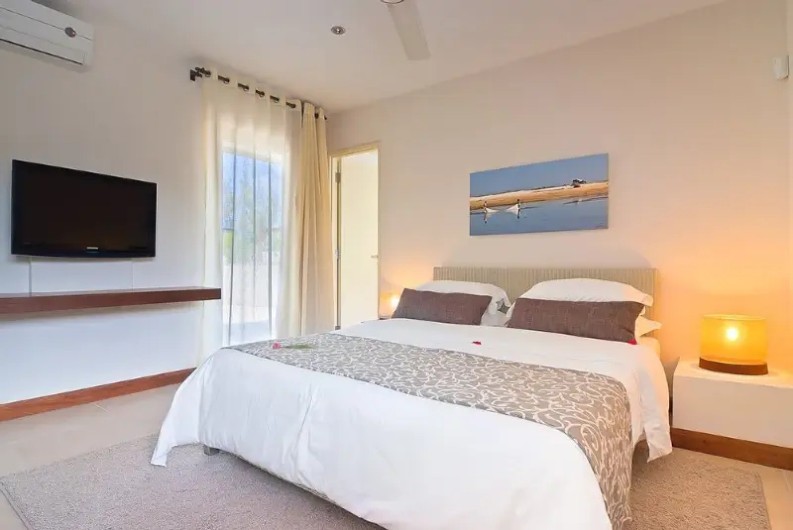 Bon Azur Beachfront Suites & Penthouses