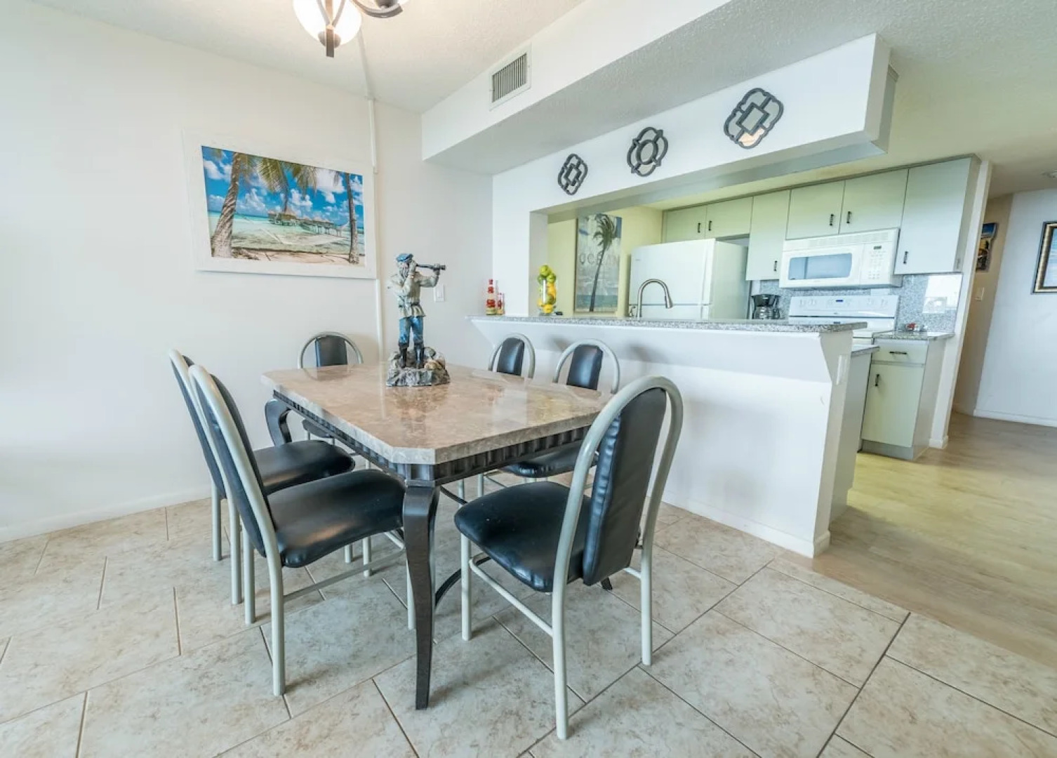 Cape Winds by Happy Palm Stays