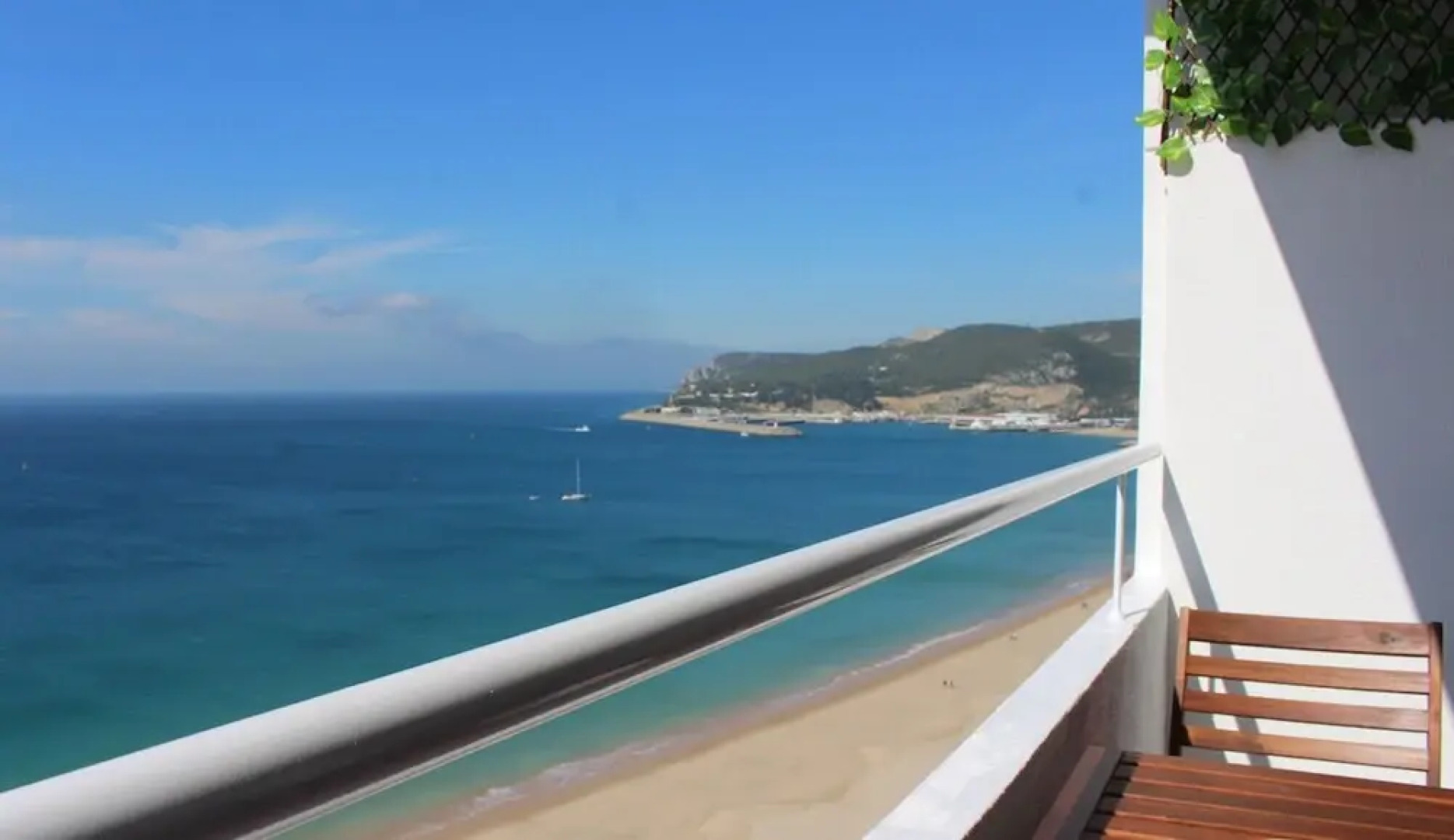 Akisol Sesimbra Beach