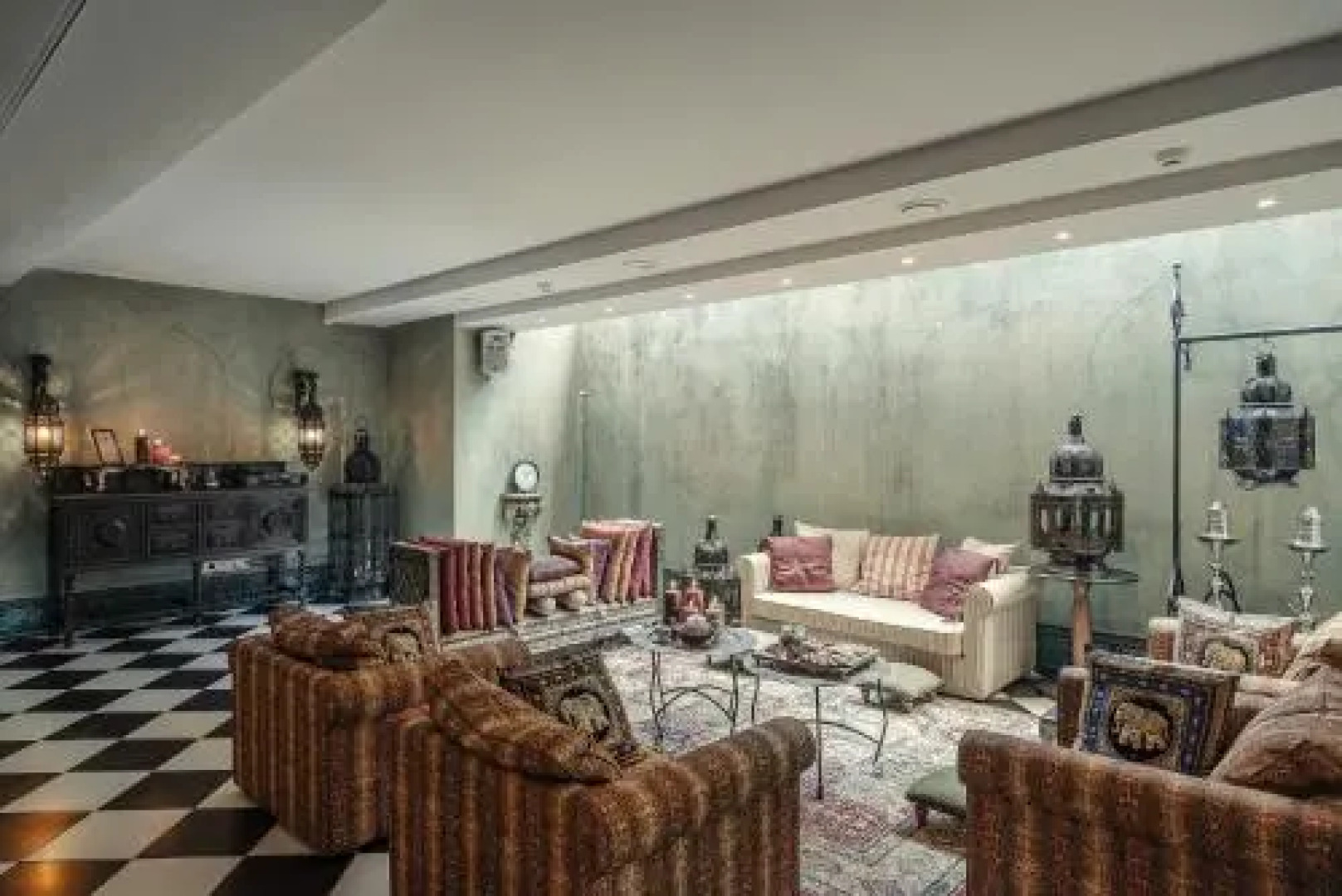 Apvalaus Stalo Klubas