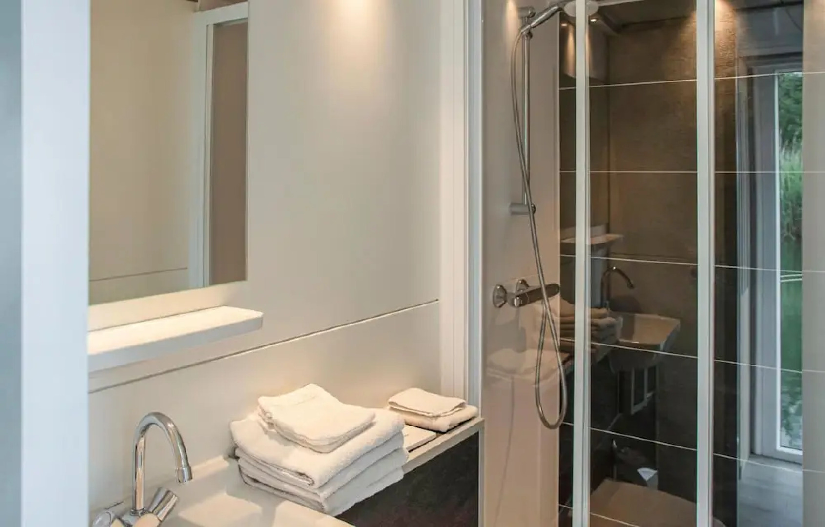 Nice Ship/boat in Biddinghuizen With 2 Bedrooms and Wifi