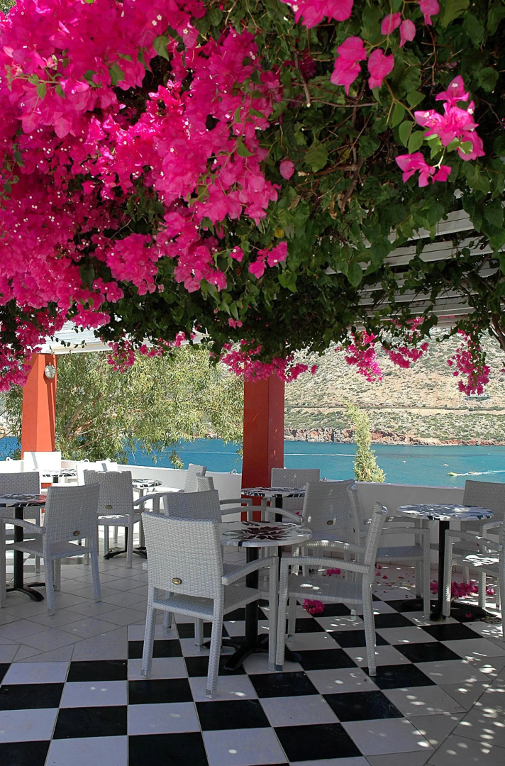 Troulis Aparthotel
