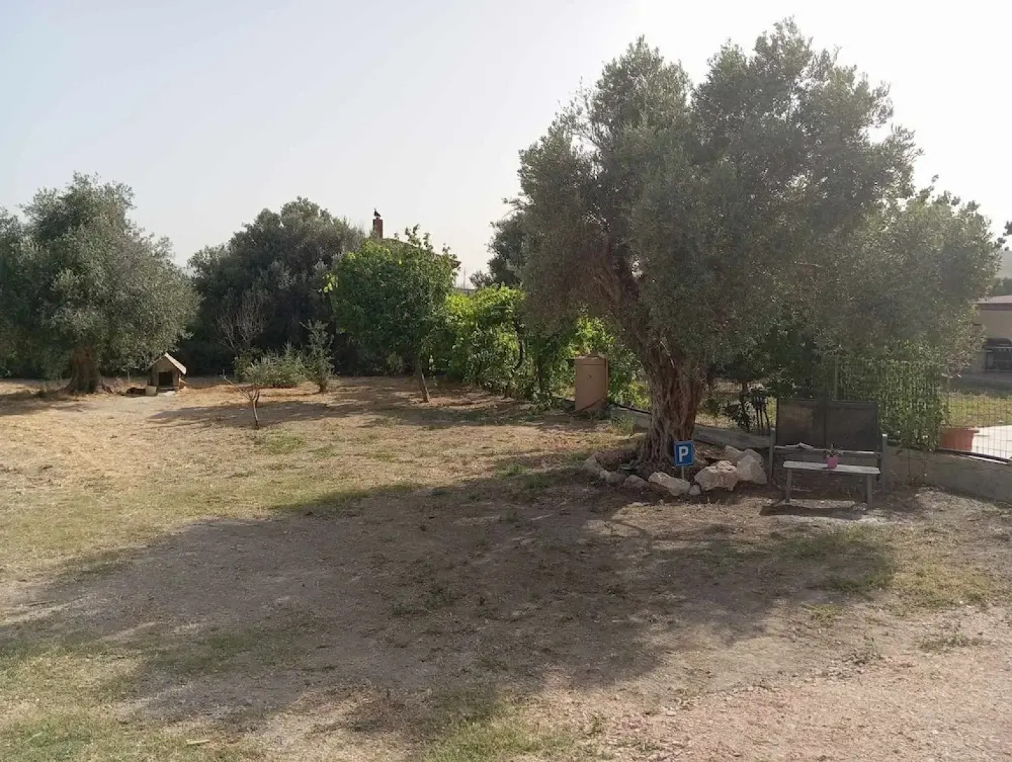 Casa Terra is Near Hillside Area Airport Beach