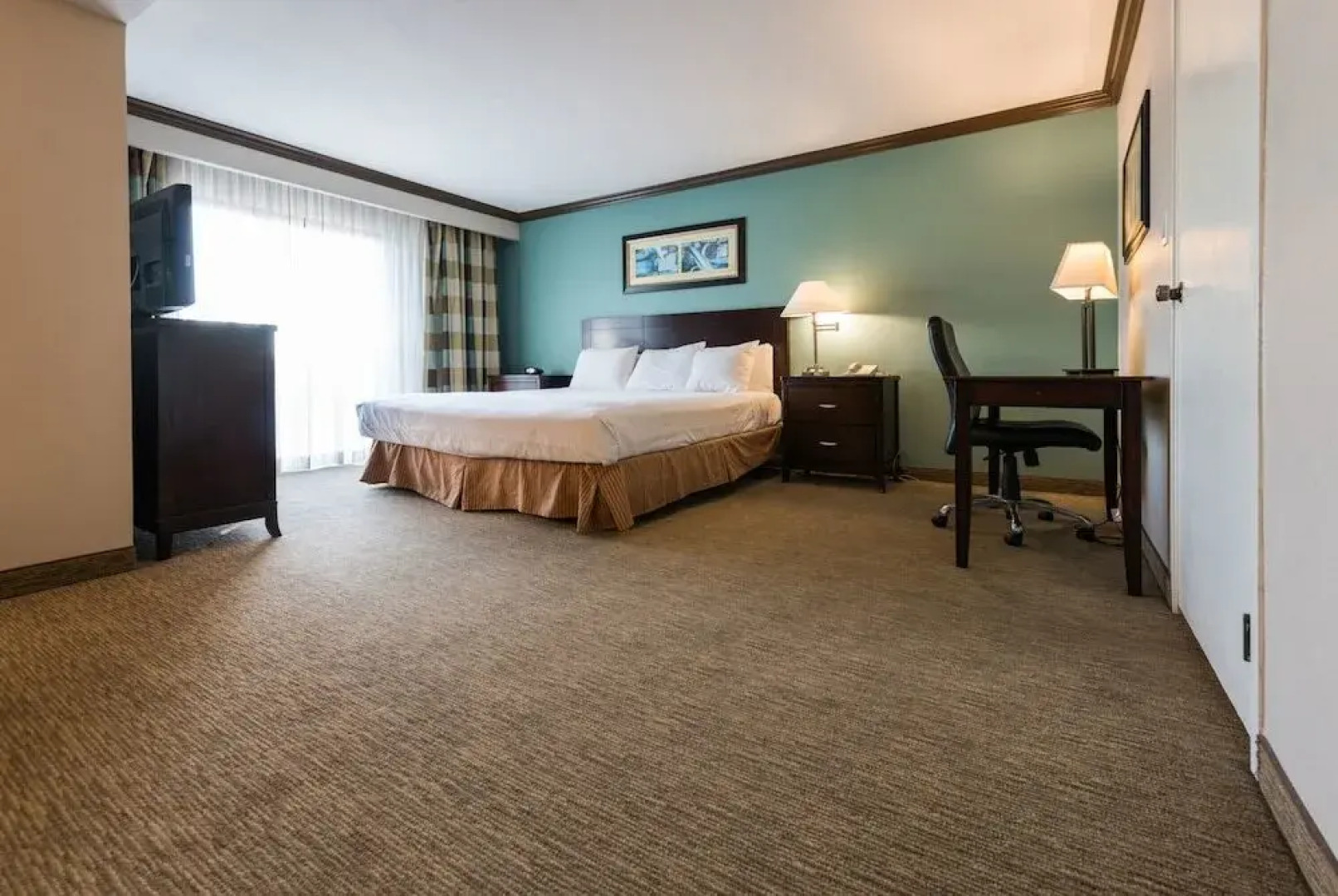 Radisson Suites Covina